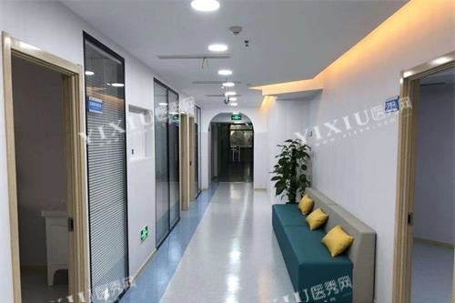 北京皓童明睿眼科医院走廊环境
