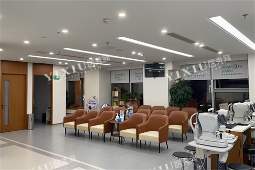北京至亮眼科大厅休息区