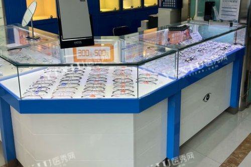 兰州华厦眼科医院配镜区