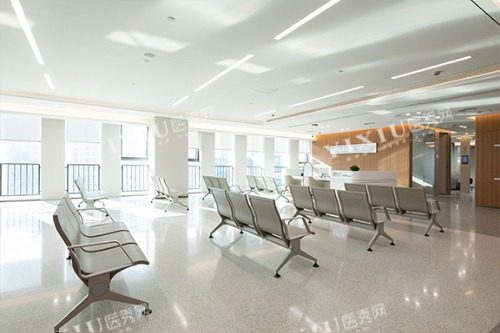上海爱尔眼科医院角膜及眼表专科候诊区