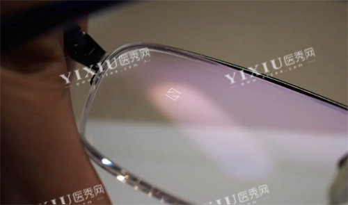 蔡司镜片防伪标识