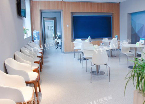 北京华德眼科等候区环境示意图