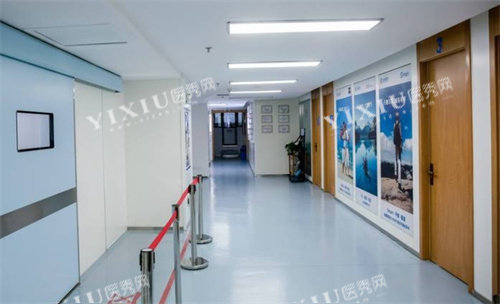 乌鲁木齐普瑞眼科医院走廊环境