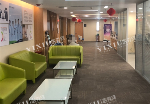 沧州爱尔眼科医院诊所外休息区
