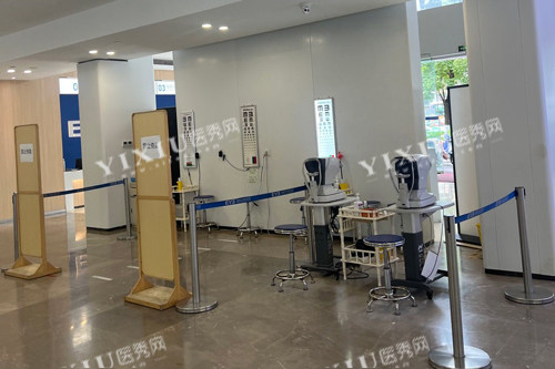昆明爱尔眼科验光区图