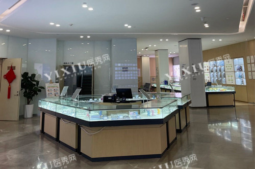 昆明爱尔眼科配镜区图